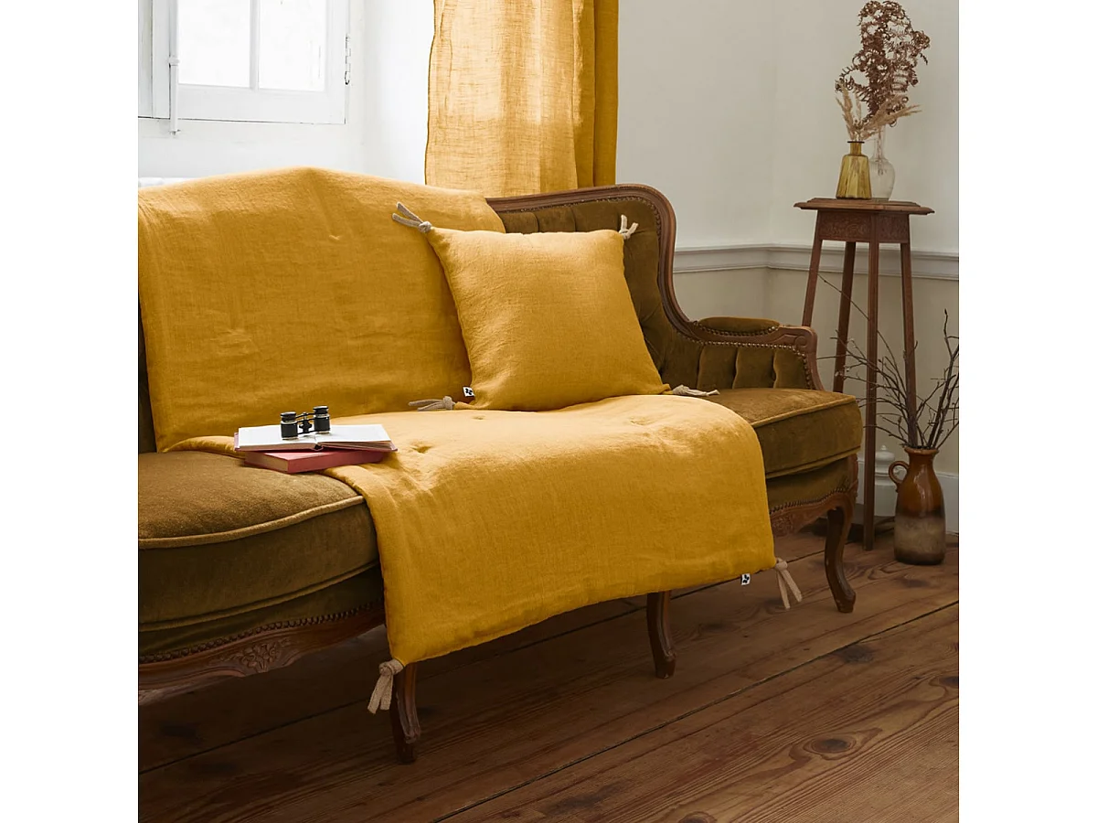 MARGAUX - Coussin Déhoussable 45x45cm avec Pompons Lin Lavé Coloris Miel