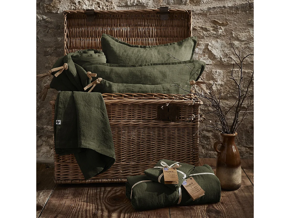 MARGAUX - Coussin Déhoussable 45x45cm avec Pompons Lin Lavé Coloris Thym