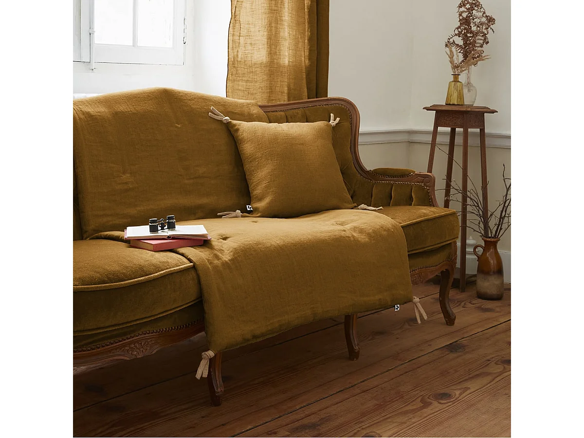 MARGAUX - Coussin Déhoussable 45x45cm avec Pompons Lin Lavé Coloris Caramel