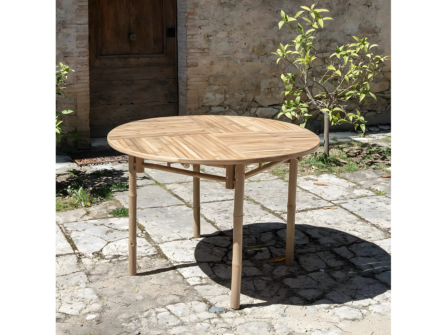 Mesa de jardín redonda de bambú