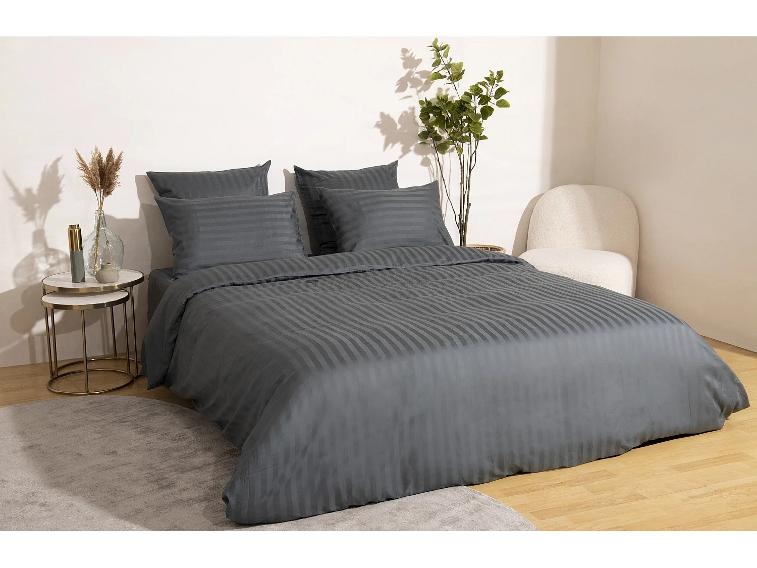 Ensemble deux taies d'oreiller gris rayures grises satin 63x63cm