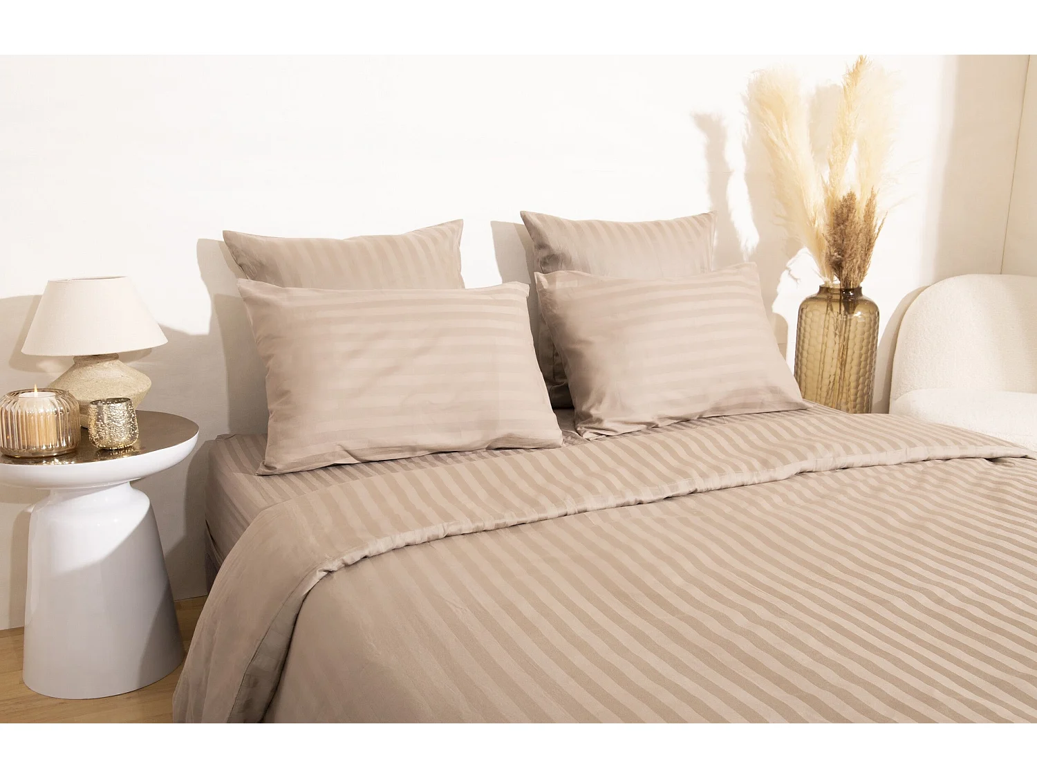 Ensemble deux taies d'oreiller gris rayures beige satin 63x63cm