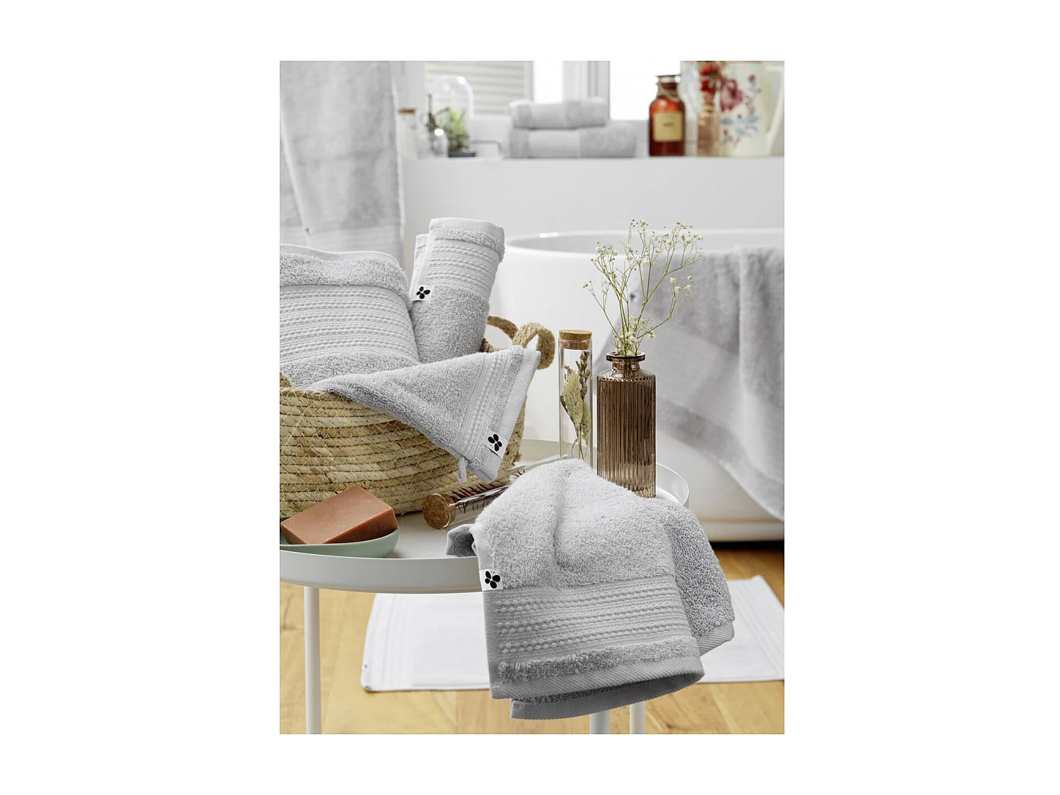 EMMA - Serviette de Douche 70x130cm en Coton Bio Coloris Nuage