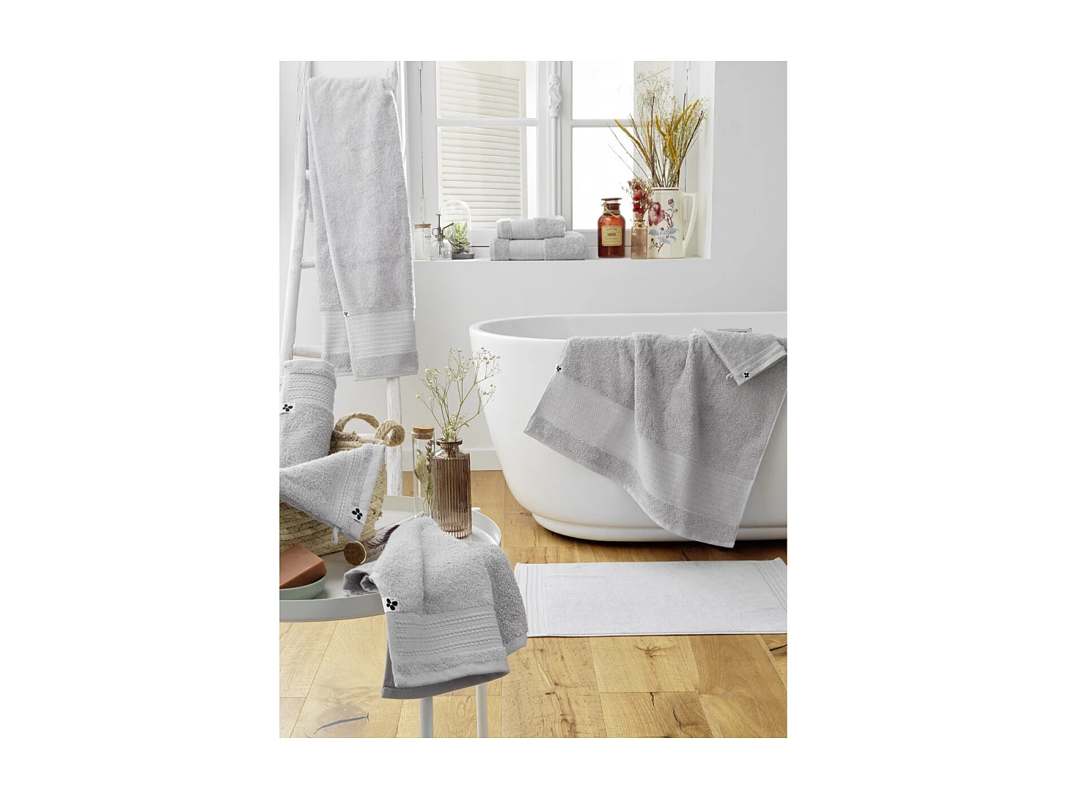 EMMA - Serviette de Douche 70x130cm en Coton Bio Coloris Nuage