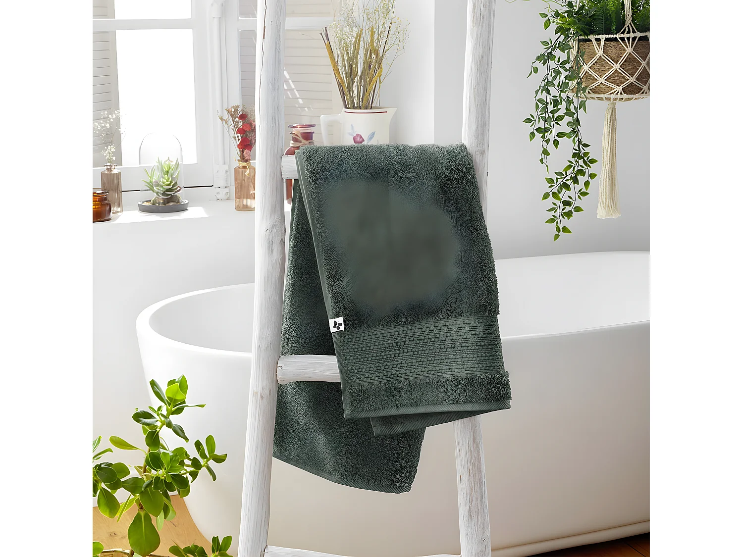 EMMA - Serviette de Toilette 50x90cm en Coton Bio Coloris Romarin