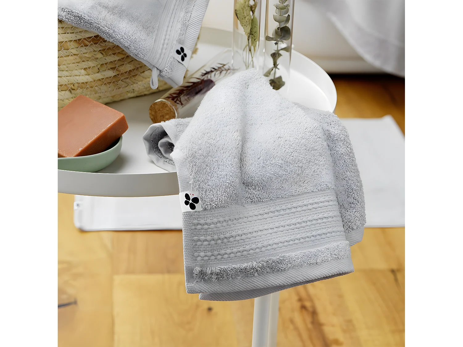 EMMA - Serviette Invité 30x50cm en Coton Bio Coloris Nuage