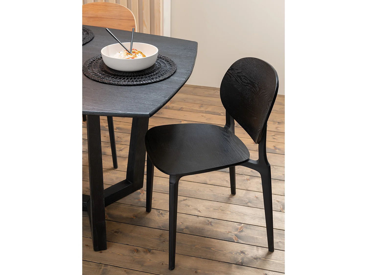 Chaise Design "Finama" 82cm Noir