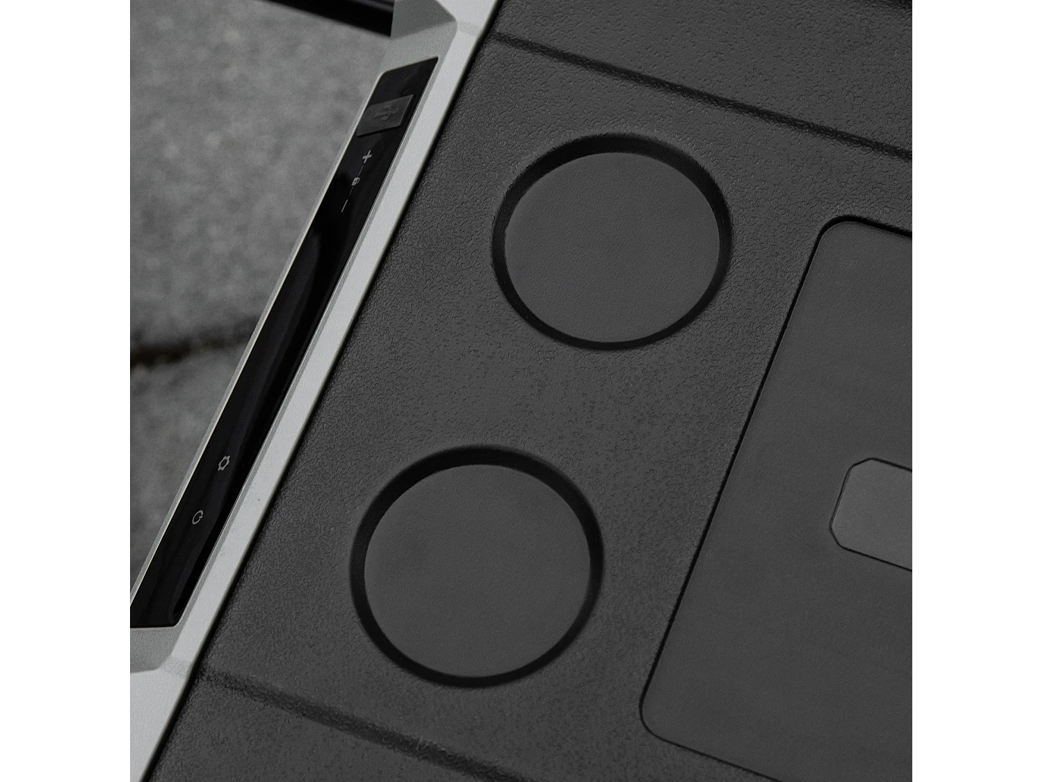 Congelador de compresor negro 71.1x46x57.1 cm Outsunny