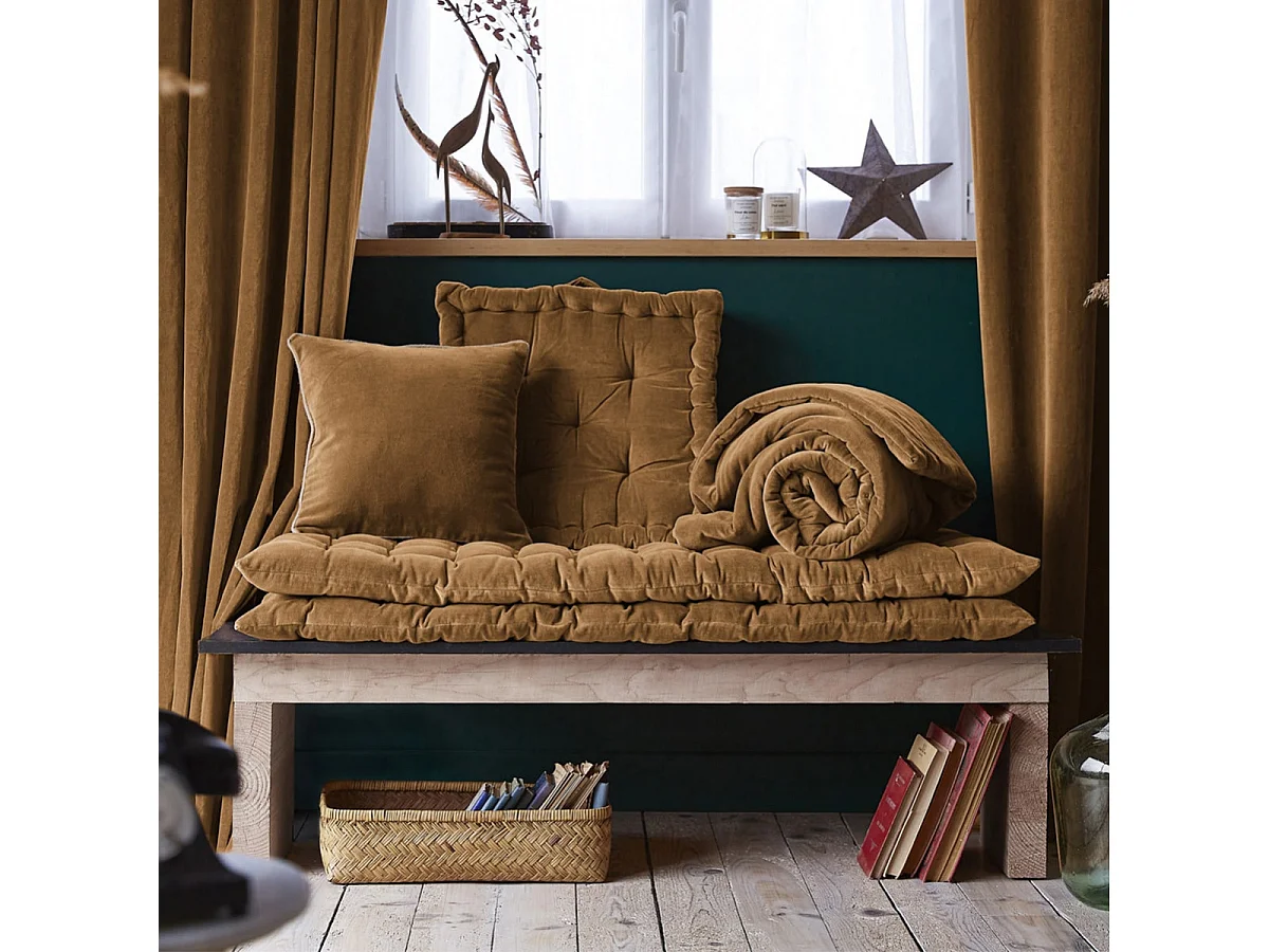 HARRIS - Coussin de Sol 50x50cm Velours de Coton Capitonné Coloris Camel