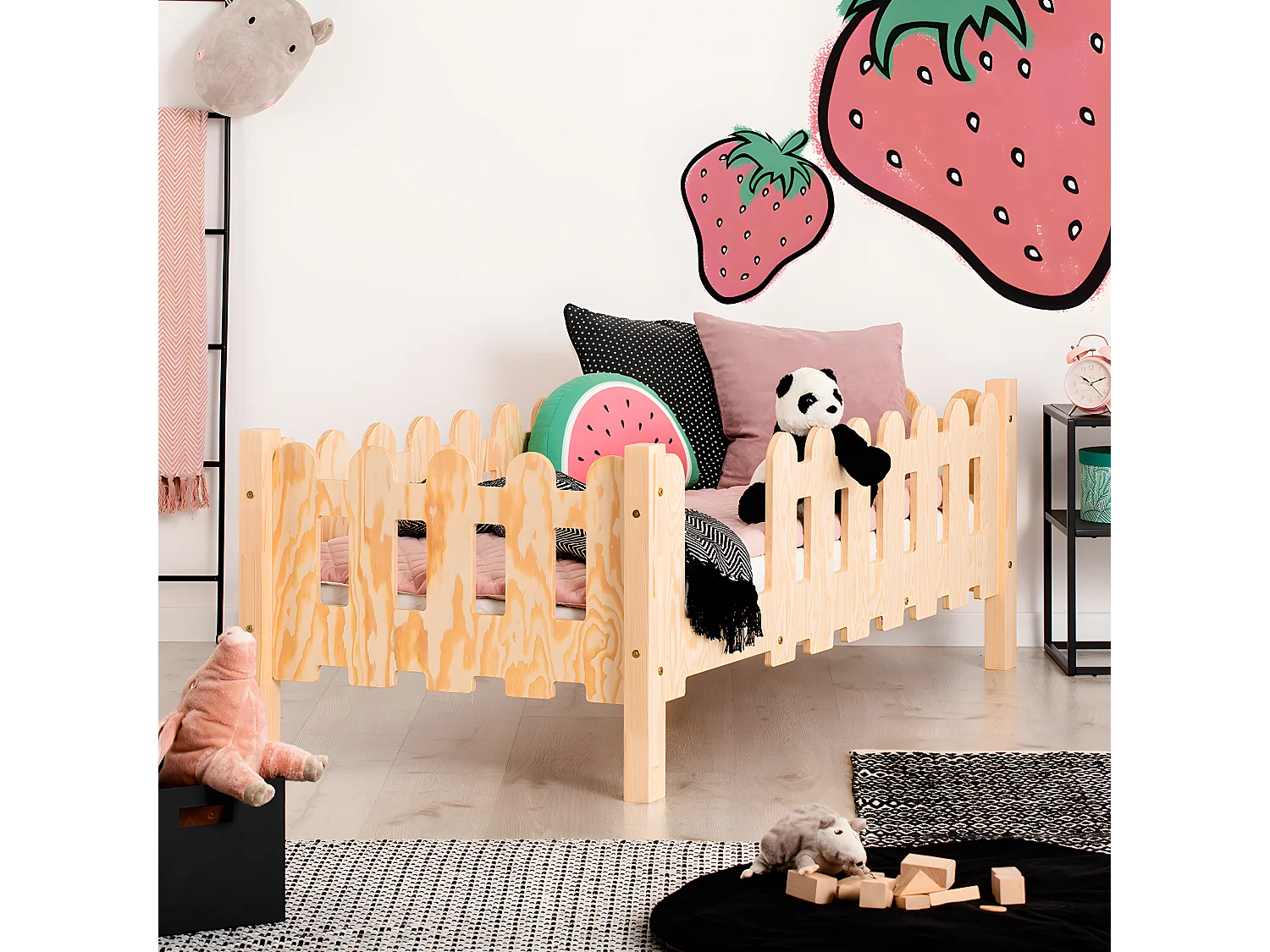 Cama de entrada esquerda 90x200 com estrado de ripas Anna Bois