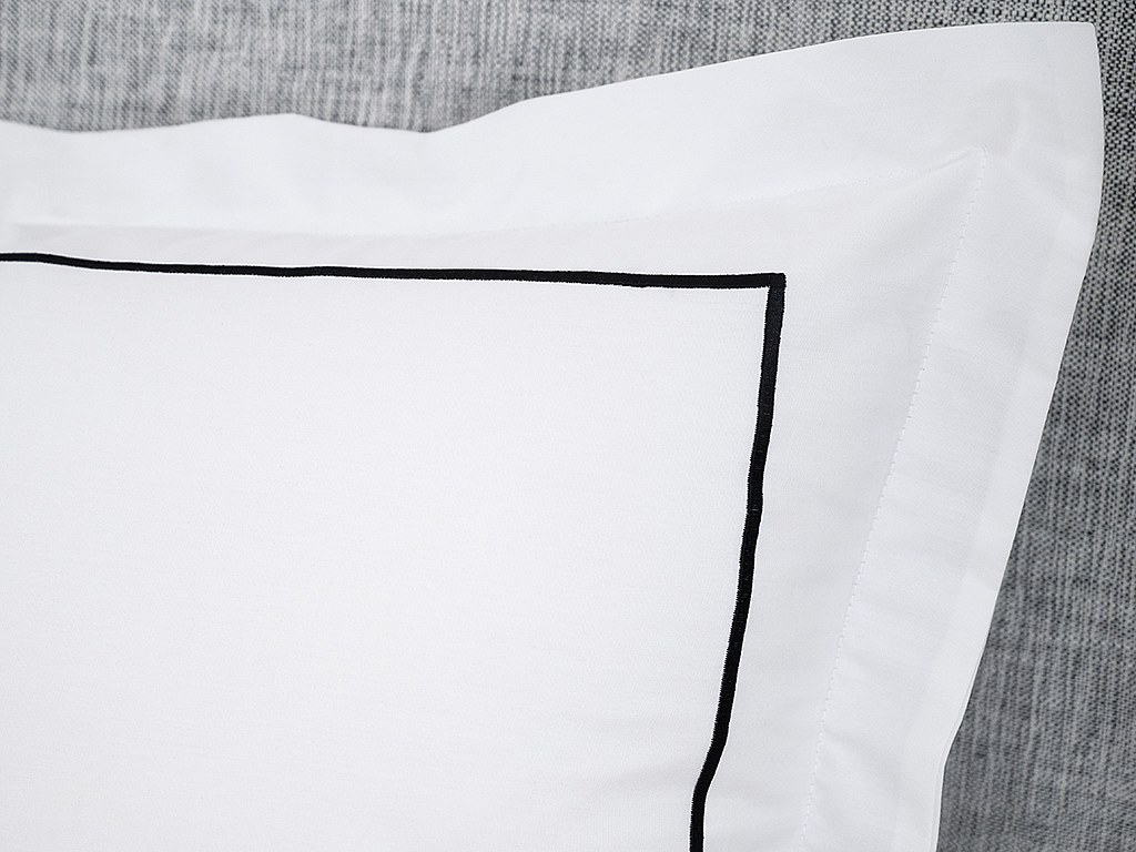 Bettwäsche bestickt - 240x260 cm + 2 Kissenbezüge 63x63 cm - Baumwollperkal günstig online kaufen