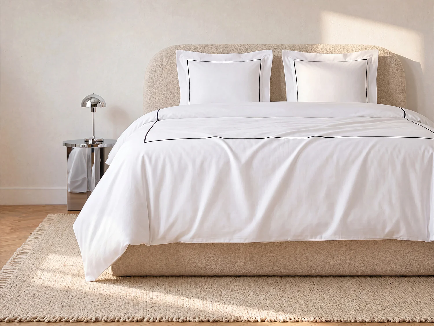 Parure de lit percale de coton 80 fils/cm² - Housse de couette 240 x 260 cm + 2 taies d'oreiller  - Blanc bourdon noir - CHARMY de PALACIO