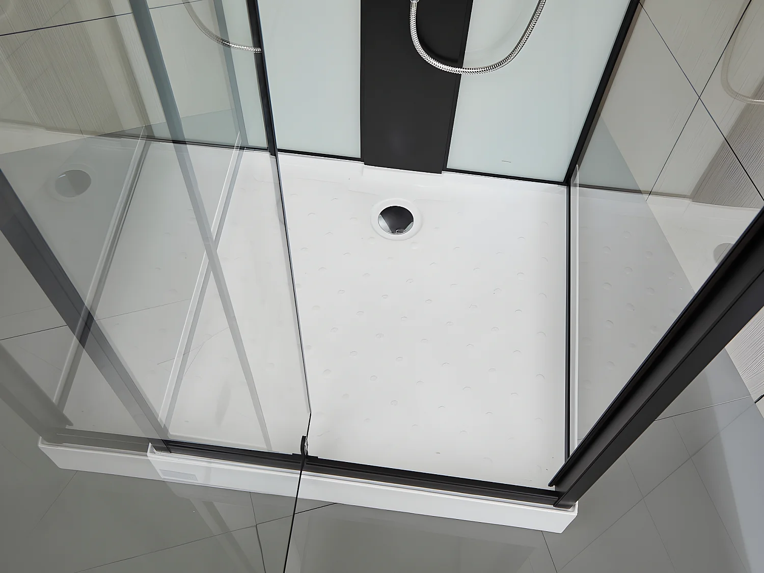 Brusesæt med hydromassage og tropisk regn funktion inklusiv håndbruser 90 × 90 × 215 cm PRIMEA