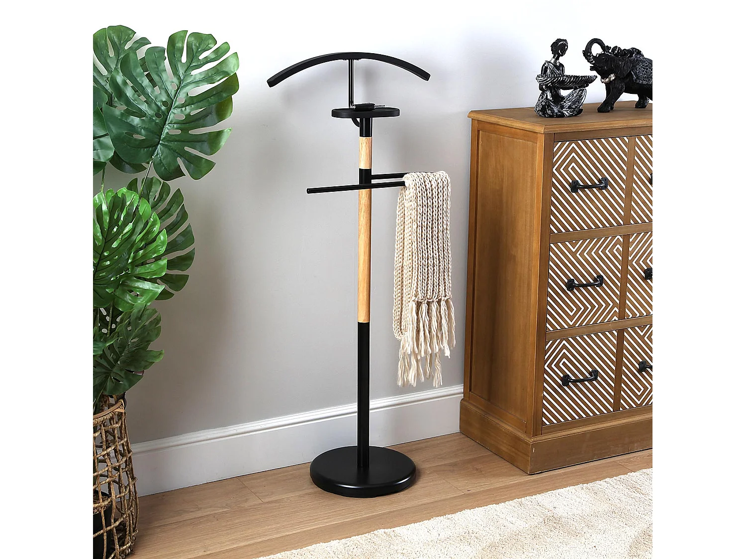 Holstebro Servo Muto Moderno e Multifunzionale, Appendiabiti Indossatore per Camera da Letto e Spogliatoio, Nero, 112x28,8x46,5cm