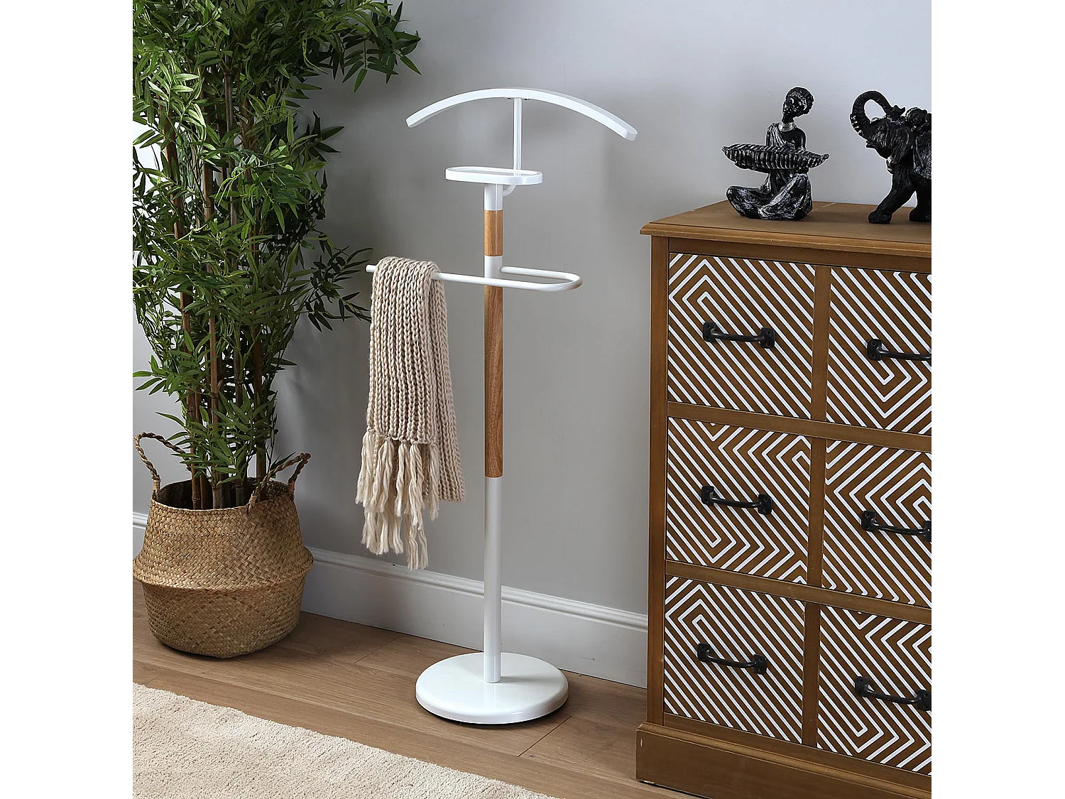 Valet de Chambre Holstebro, 112 x 28,8 x 46,5 cm, Métal et Bois, Blanc