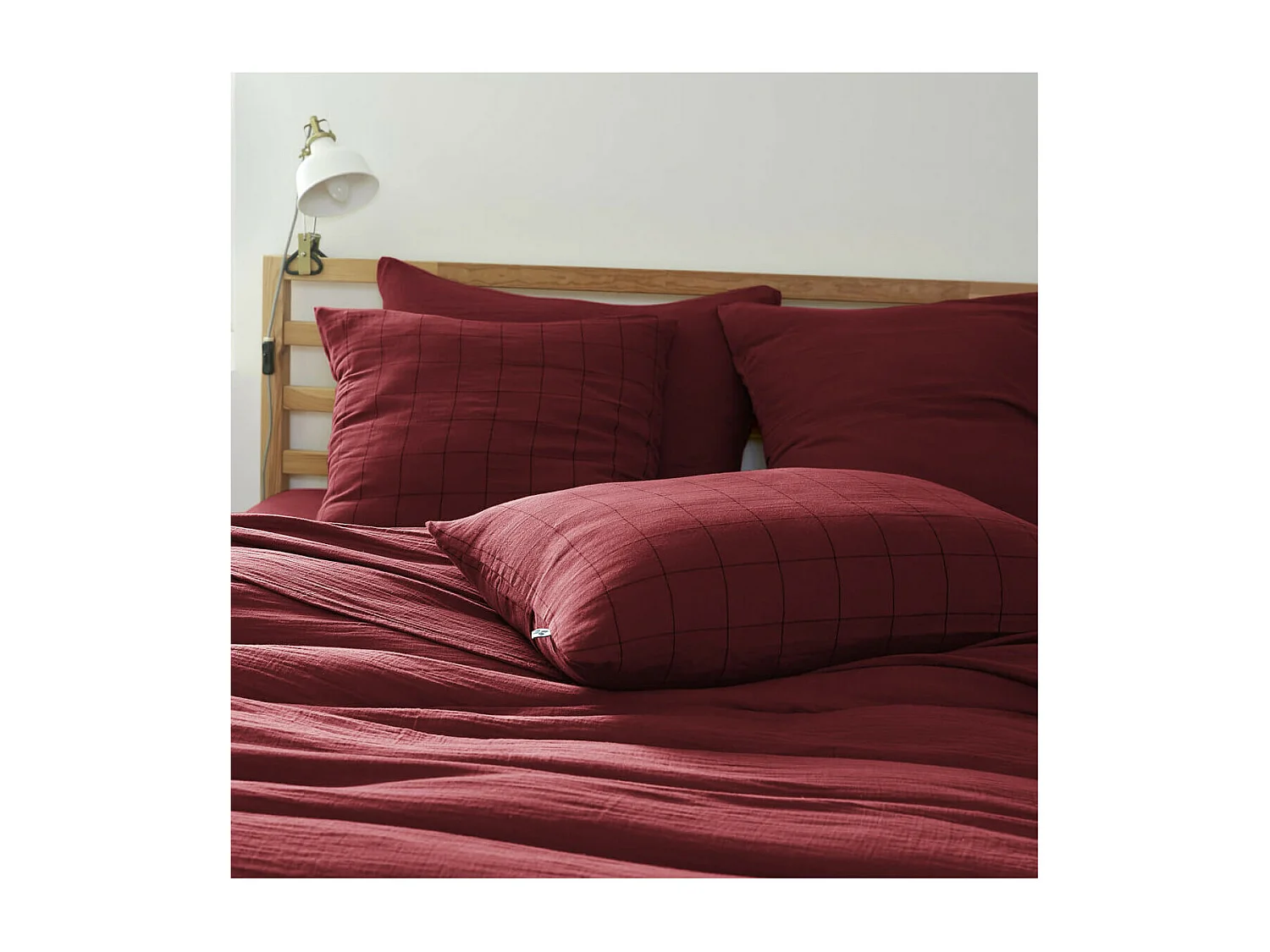 OUREA MOTIF - Taie d'Oreiller 60x60cm Gaze de Coton Lie de Vin à Grands Carreaux