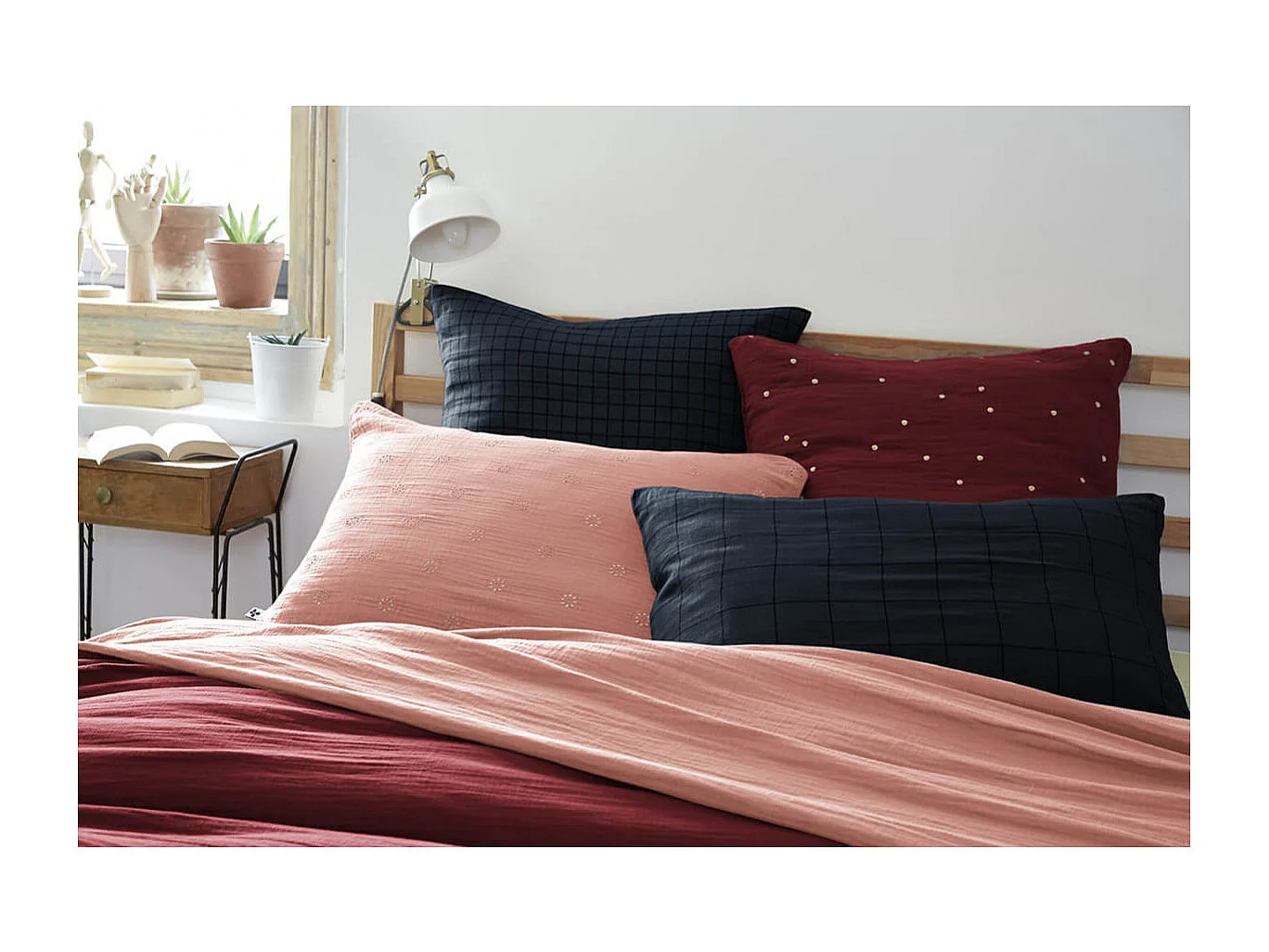 OUREA MOTIF - Taie d'Oreiller 50x70cm Gaze de Coton Minuit à Grands Carreaux