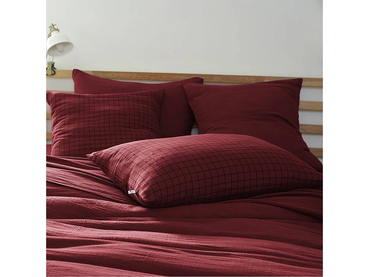 OUREA MOTIF - Taie d'Oreiller 50x70cm Gaze de Coton Lie de Vin à Petits Carreaux