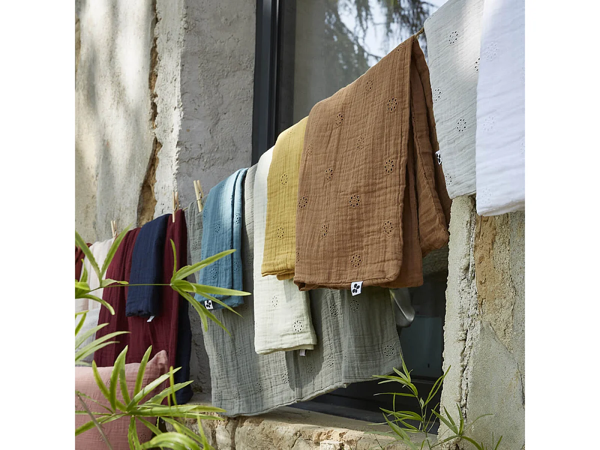 OUREA MOTIF - Taie d'Oreiller 50x70cm Gaze de Coton Camel à Fleurs Ajourées