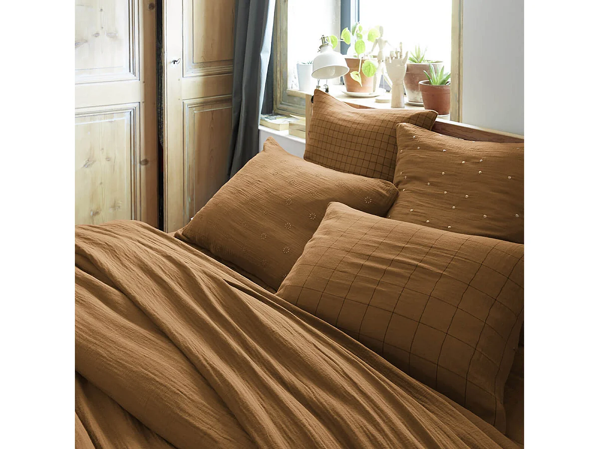 OUREA MOTIF - Taie d'Oreiller 60x60cm Gaze de Coton Camel à Fleurs Ajourées