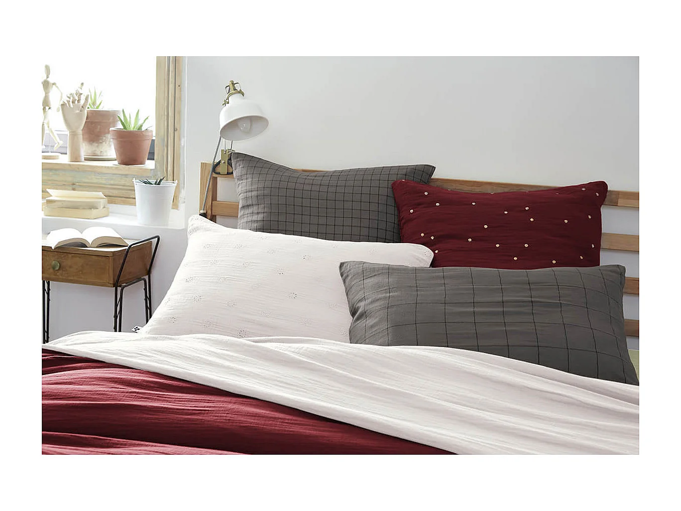 OUREA MOTIF - Taie d'Oreiller 60x60cm Gaze de Coton Granit à Petits Carreaux