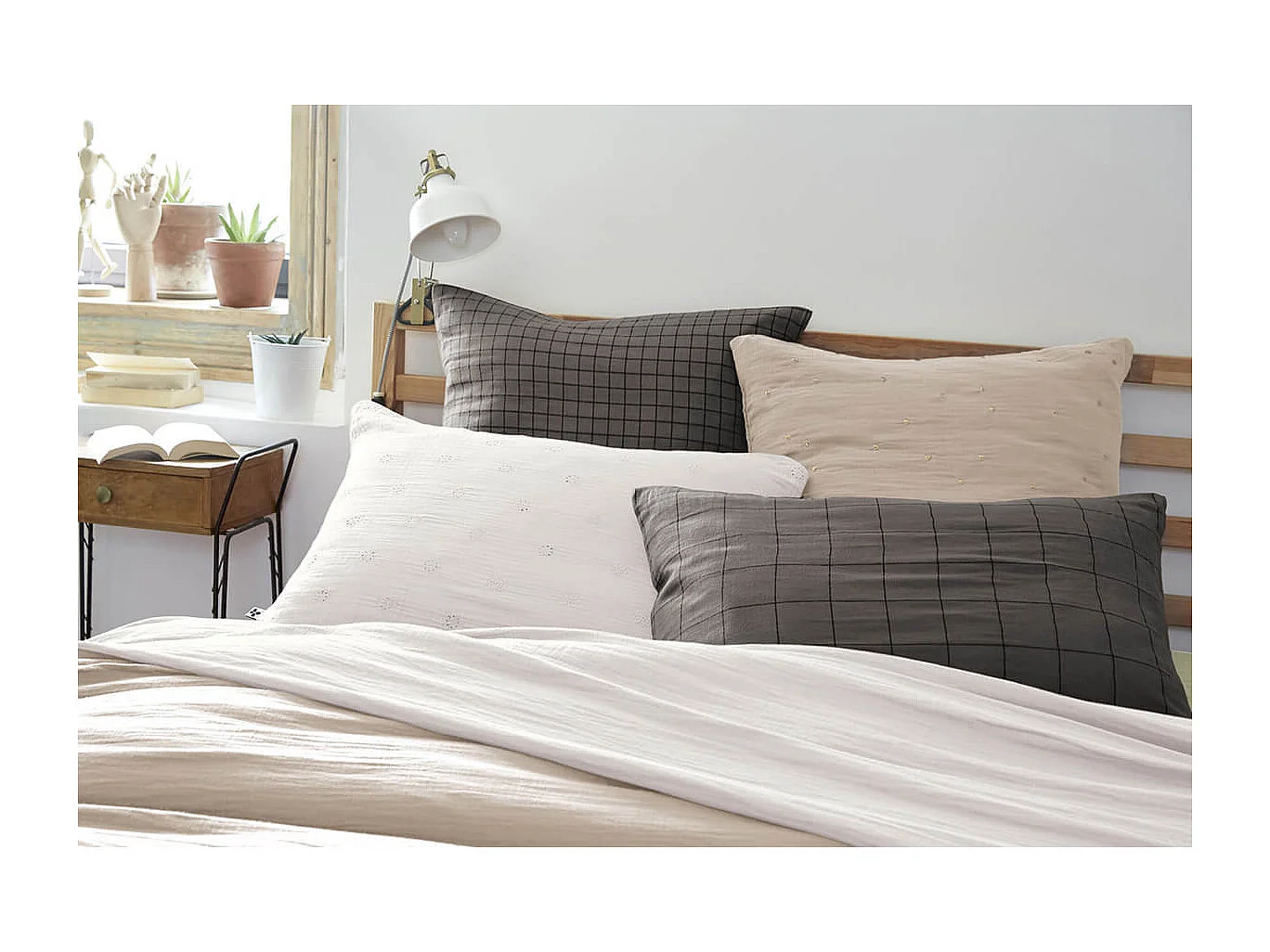 OUREA MOTIF - Taie d'Oreiller 60x60cm Gaze de Coton Granit à Petits Carreaux