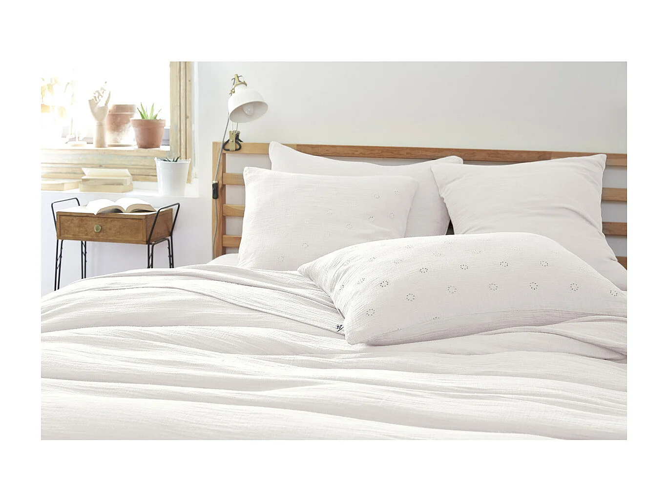 OUREA MOTIF - Taie d'Oreiller 50x70cm Gaze de Coton Chantilly à Fleurs Ajourées