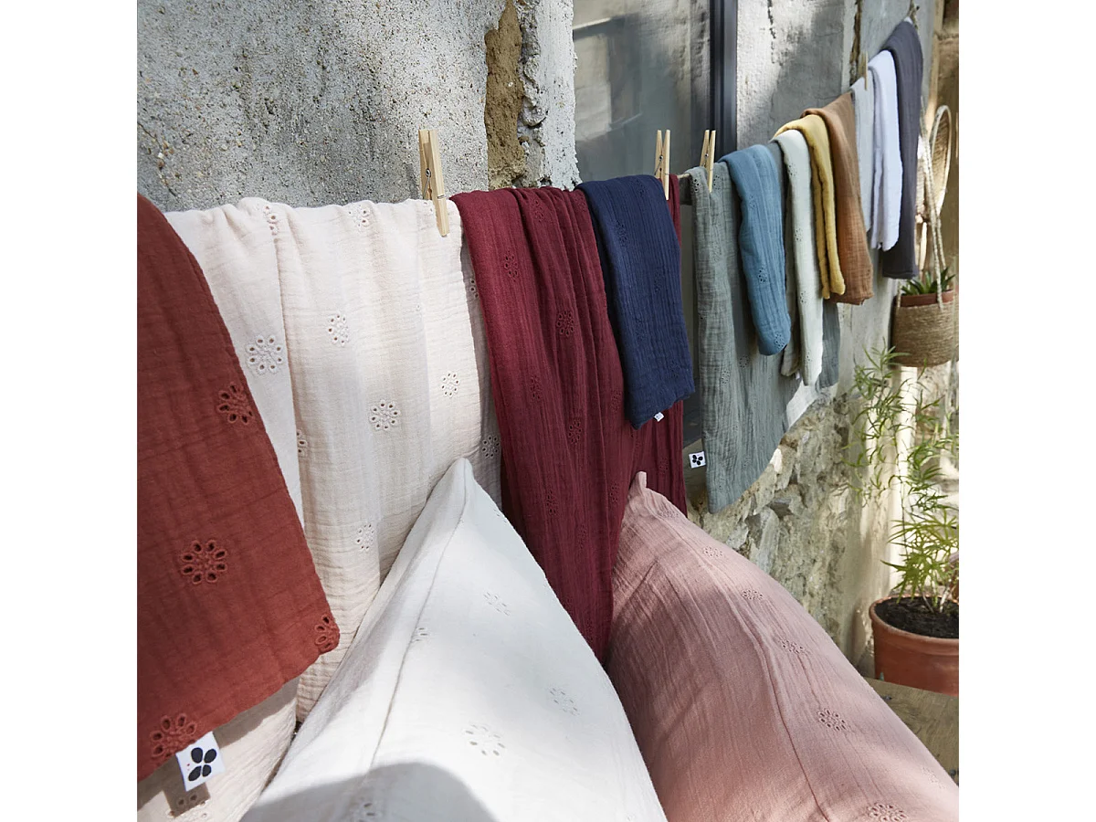 OUREA MOTIF - Taie d'Oreiller 50x70cm Gaze de Coton Chantilly à Fleurs Ajourées