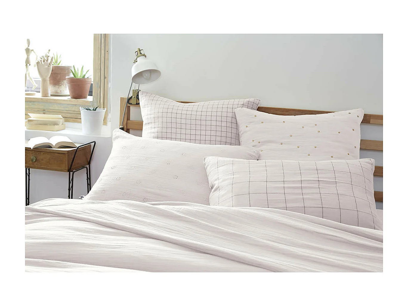 OUREA MOTIF - Taie d'Oreiller 60x60cm Gaze de Coton Chantilly à Petits Carreaux