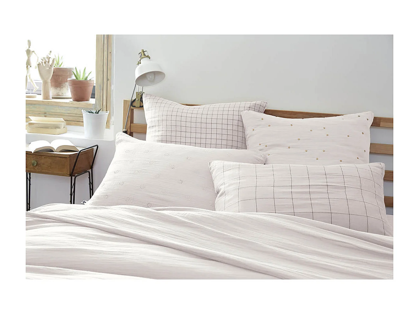 OUREA MOTIF - Taie d'Oreiller 60x60cm Gaze de Coton Chantilly à Petits Carreaux