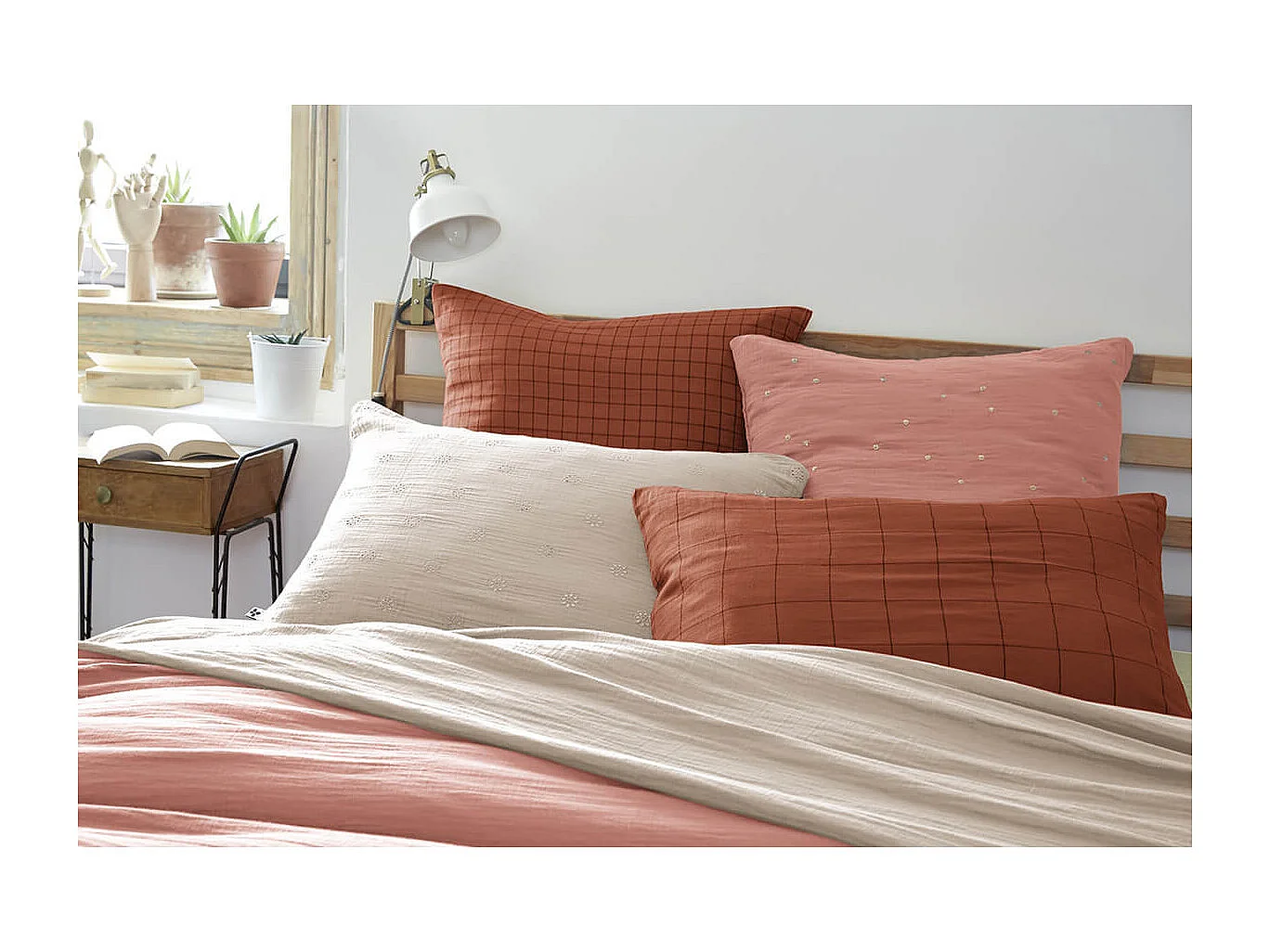OUREA MOTIF - Taie d'Oreiller 60x60cm Gaze de Coton Terracotta à Petits Carreaux