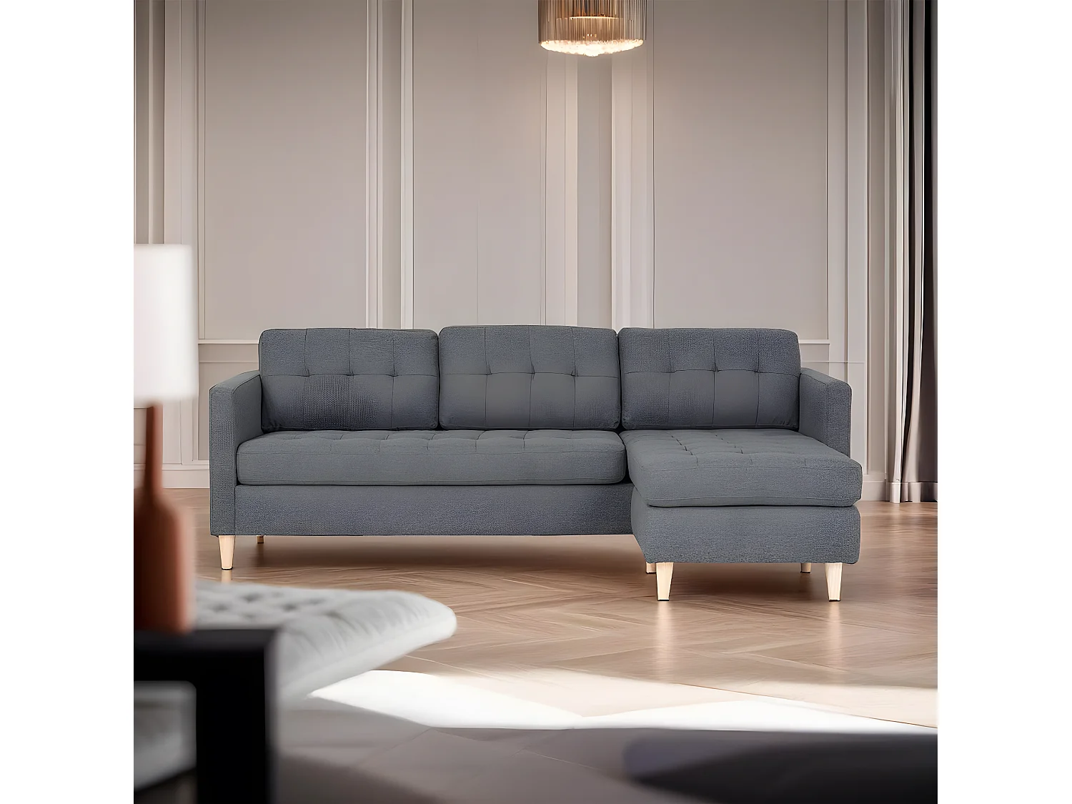 Marino Sofa, Chaiselongsofa rechts oder links gewendet in hellgrauen Stoff mit Holzbeinen.