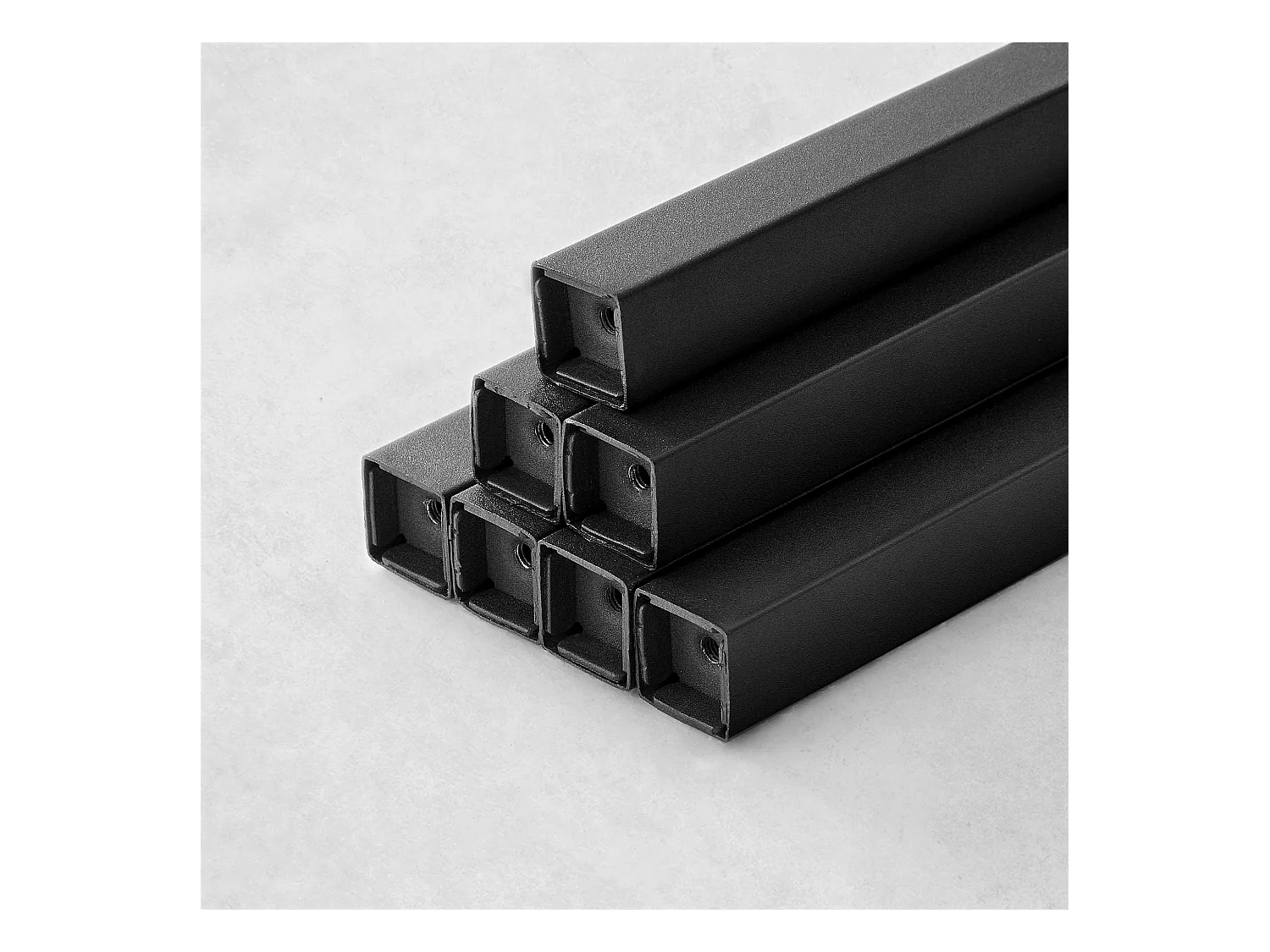 Tavolo scrivania postazione di lavoro 140 x 60 x 75 cm per ufficio soggiorno camera da letto montaggio semplice metallo stile industriale greige e nero 12_0001298