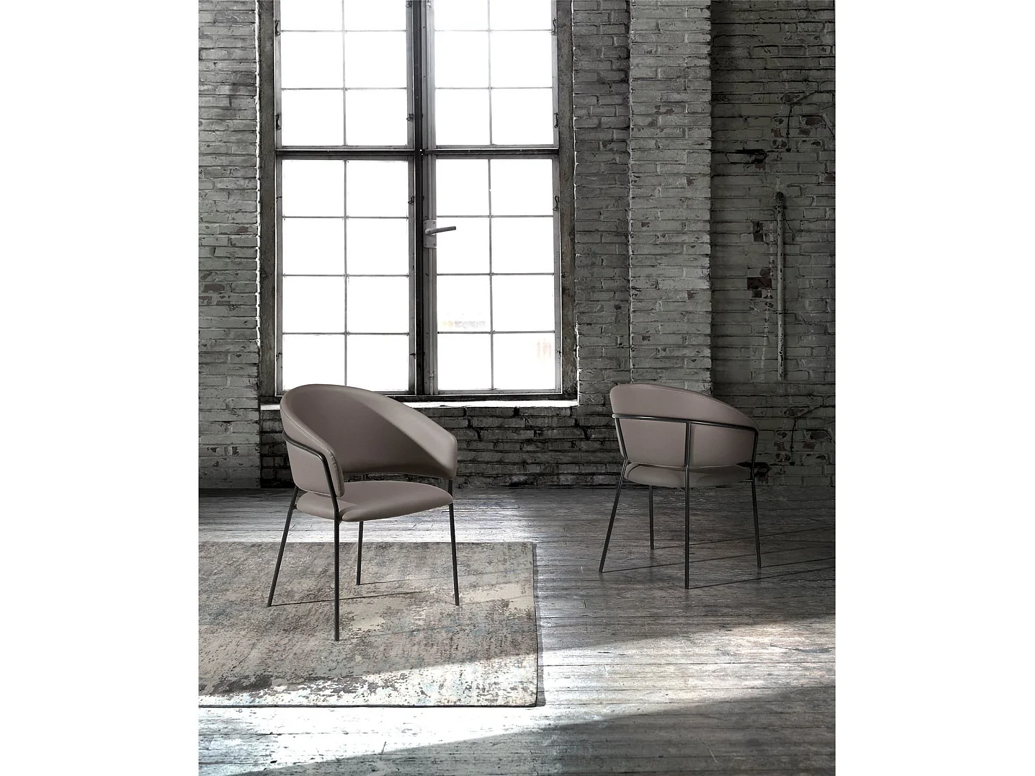 Chaise simili assise rembourrés pieds acier peint époxy