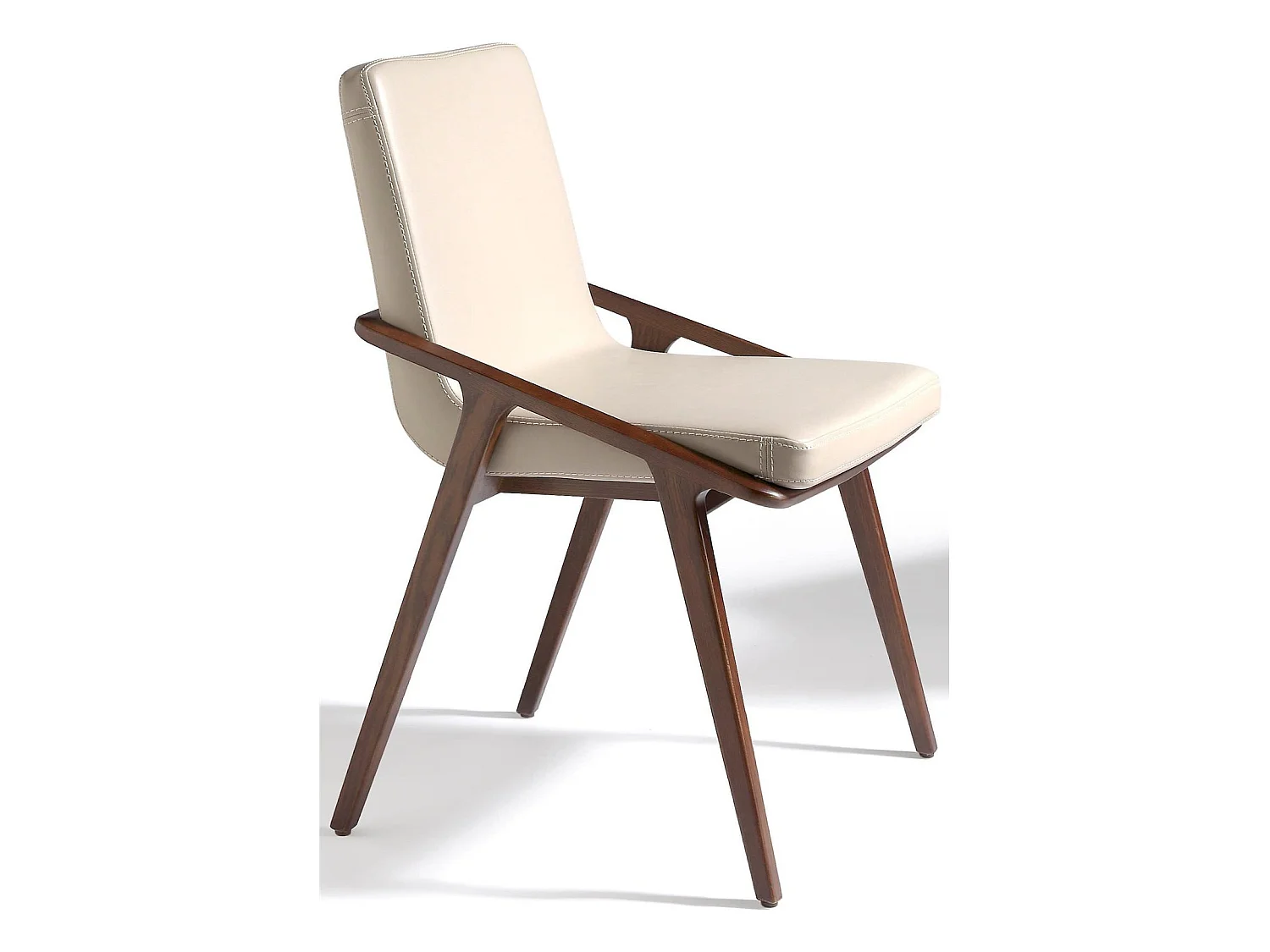 Chaise en noyer avec assise rembourrée