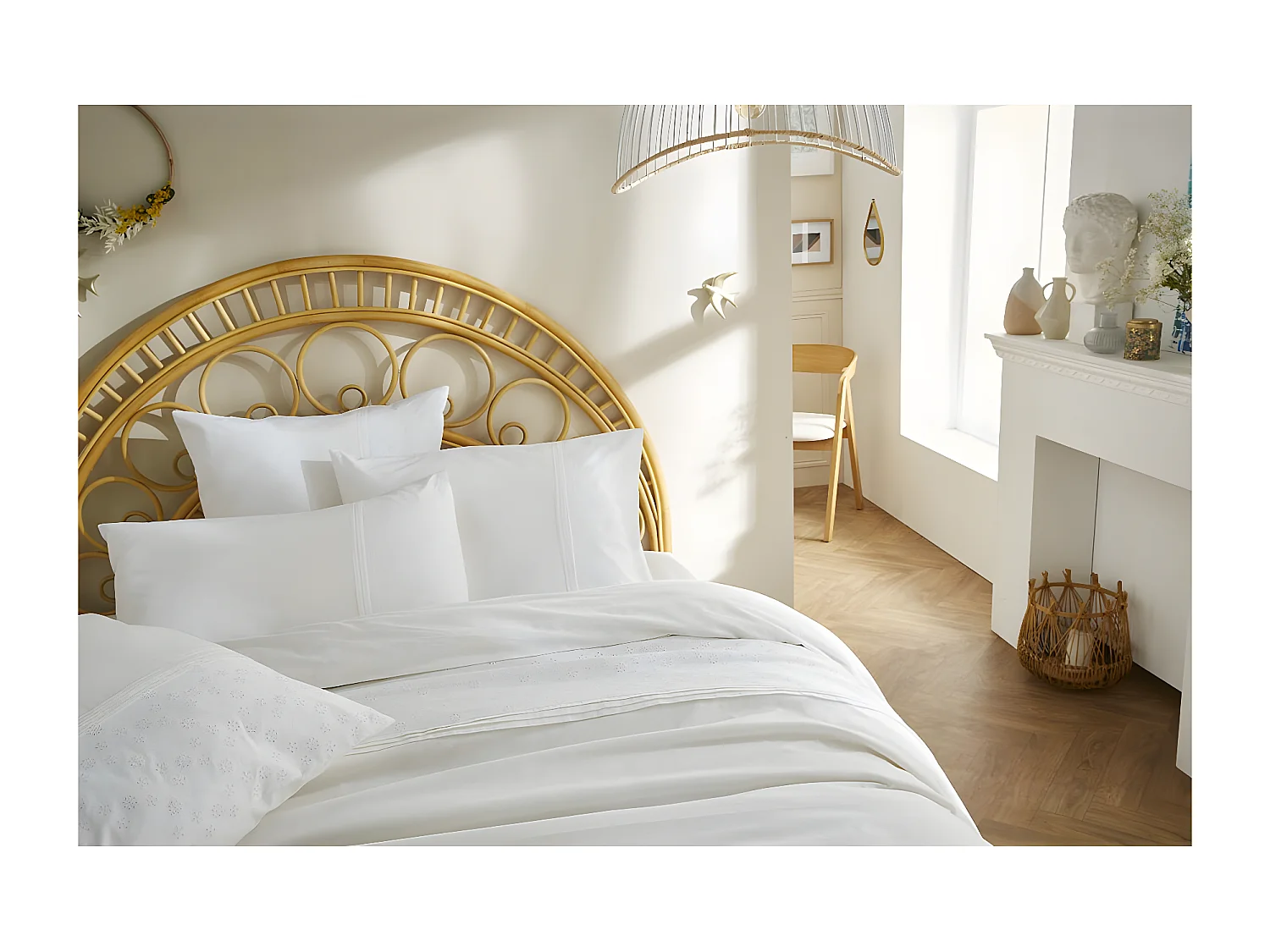 POLA - Taie d'Oreiller 63x63cm Coton Coloris Coco avec Détails Ajourés