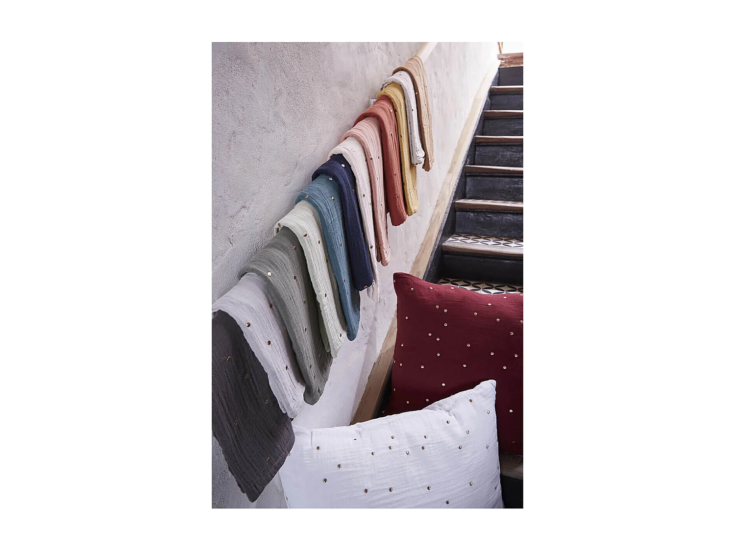 OUREA MOTIF - Taie d'Oreiller 60x60cm Gaze de Coton Rose Pêche à Pois Dorés