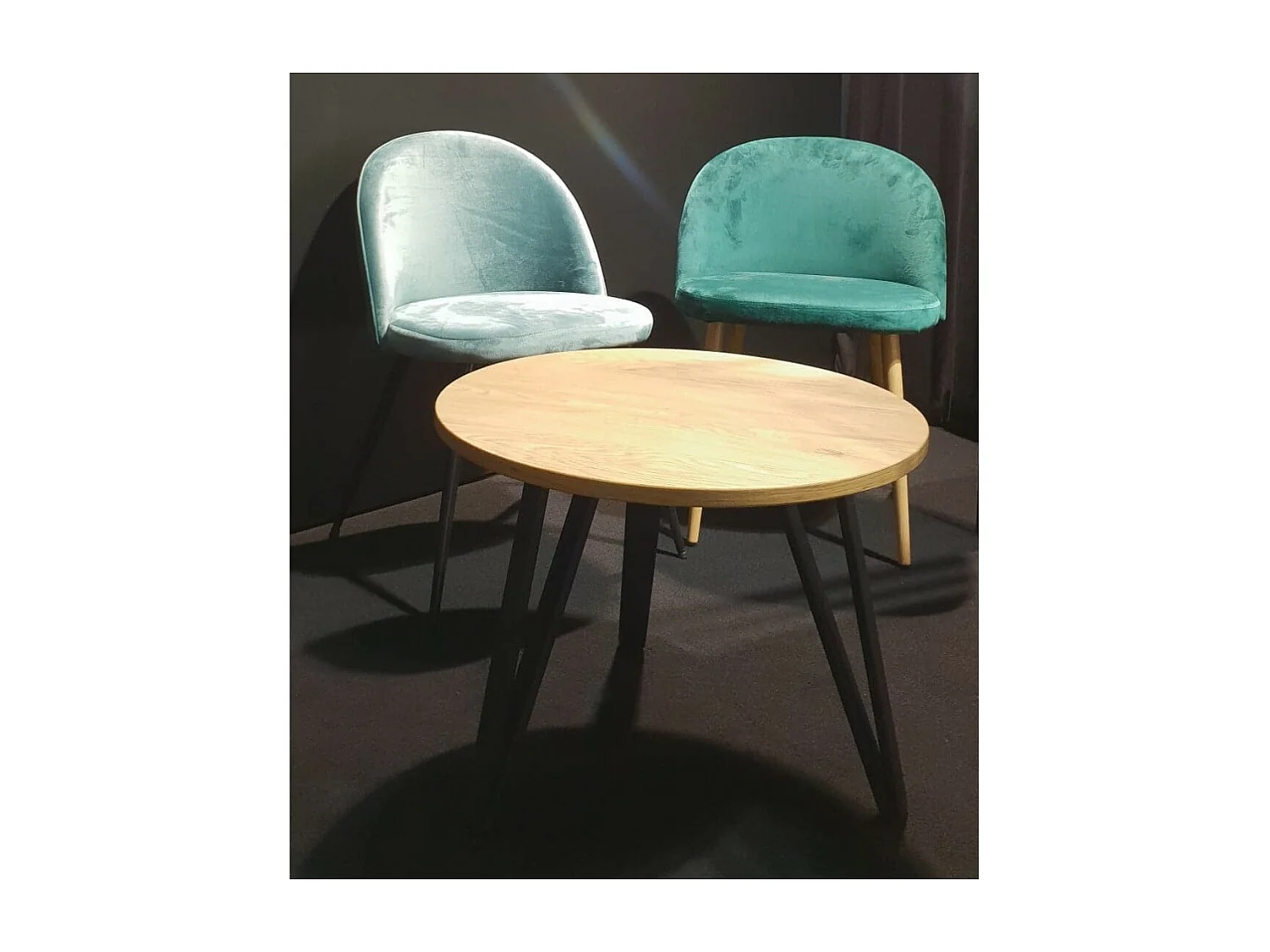 Mesa de centro SANTIAGO de madera con patas de metal. Ideal para tu sala de estar.