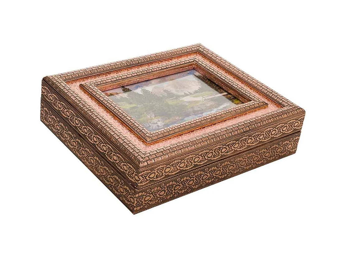 Porta-joias em metal com relevo de cobre 30x25x7,5