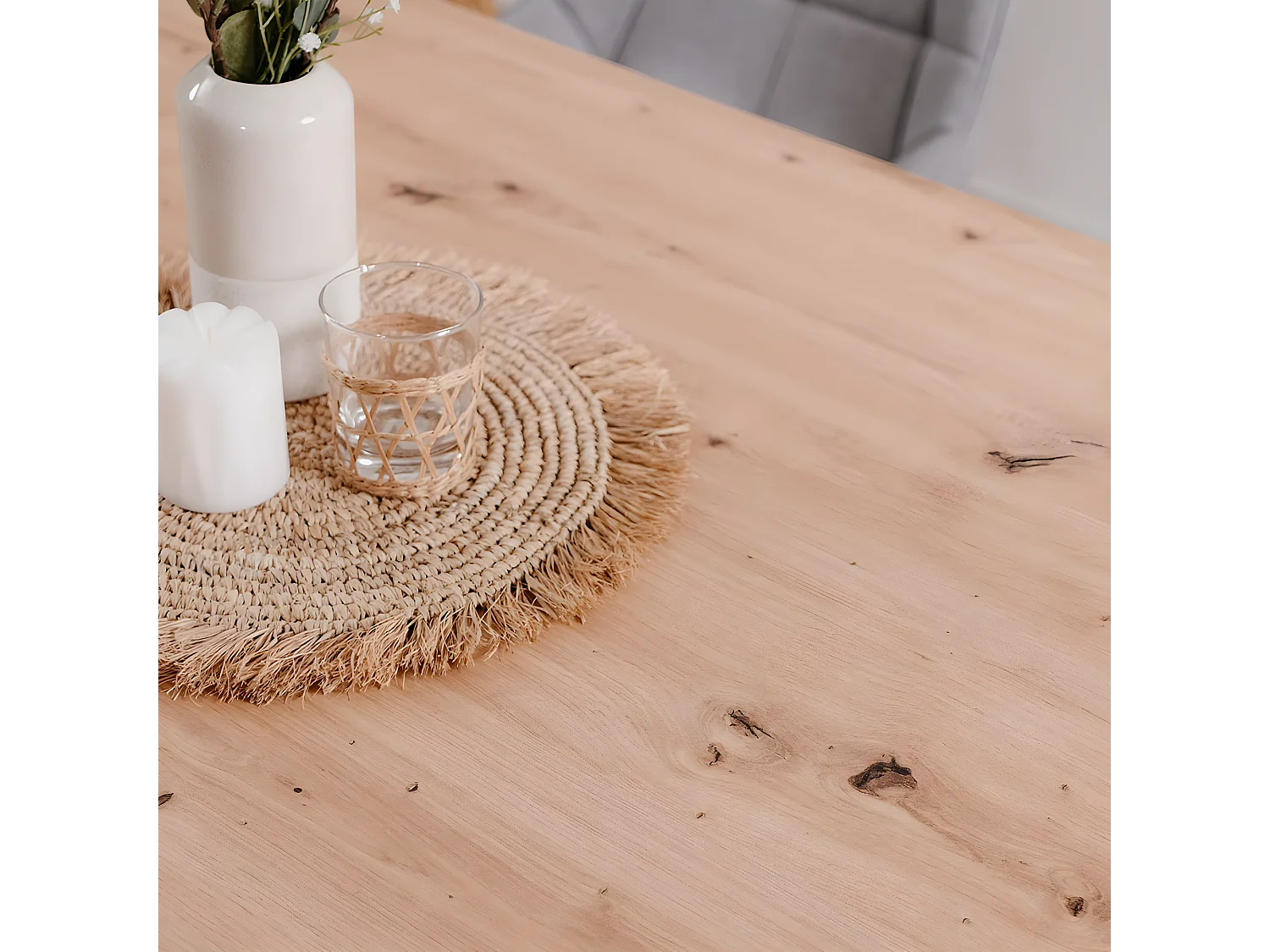 Table à manger effet chêne clair, piètement blanc 180 cm - Velia