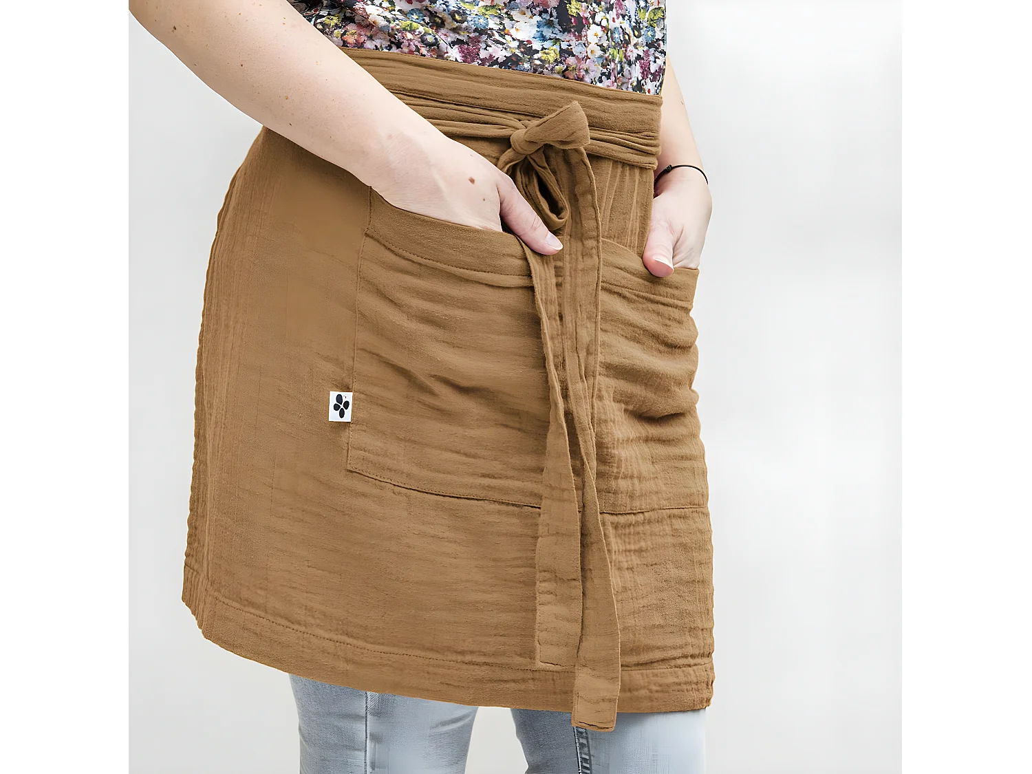 OUREA - Demi-Tablier avec Double Poche Gaze de Coton Camel