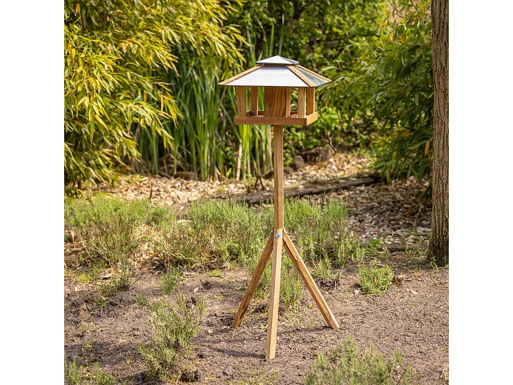 Comedero de roble sobre trípode Techo cuadrado de acero