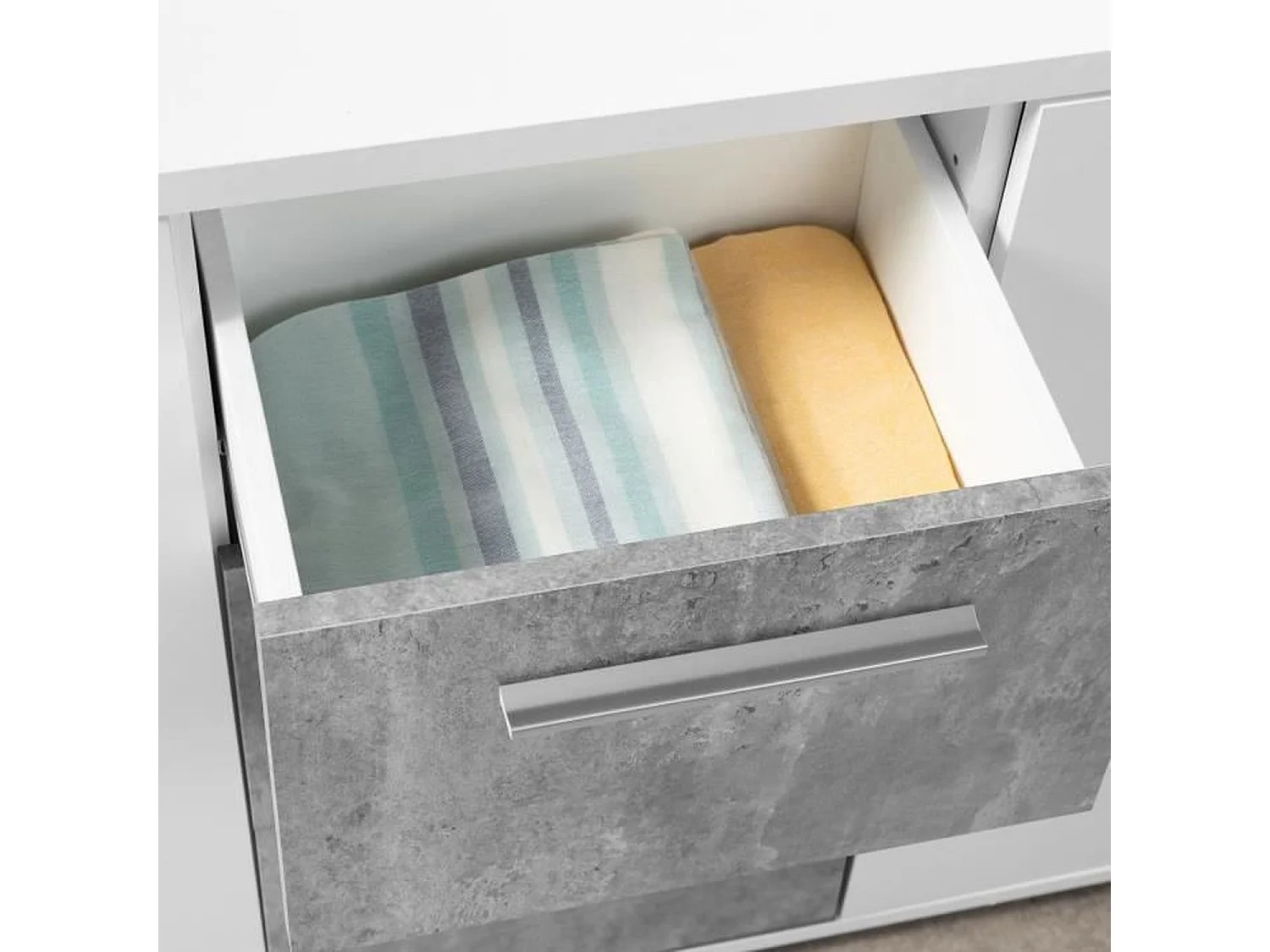 Credenza bassa Truciolare Bianco e grigio cemento 4 ante + 3 cassetti 179 x 42 x 74,5 cm