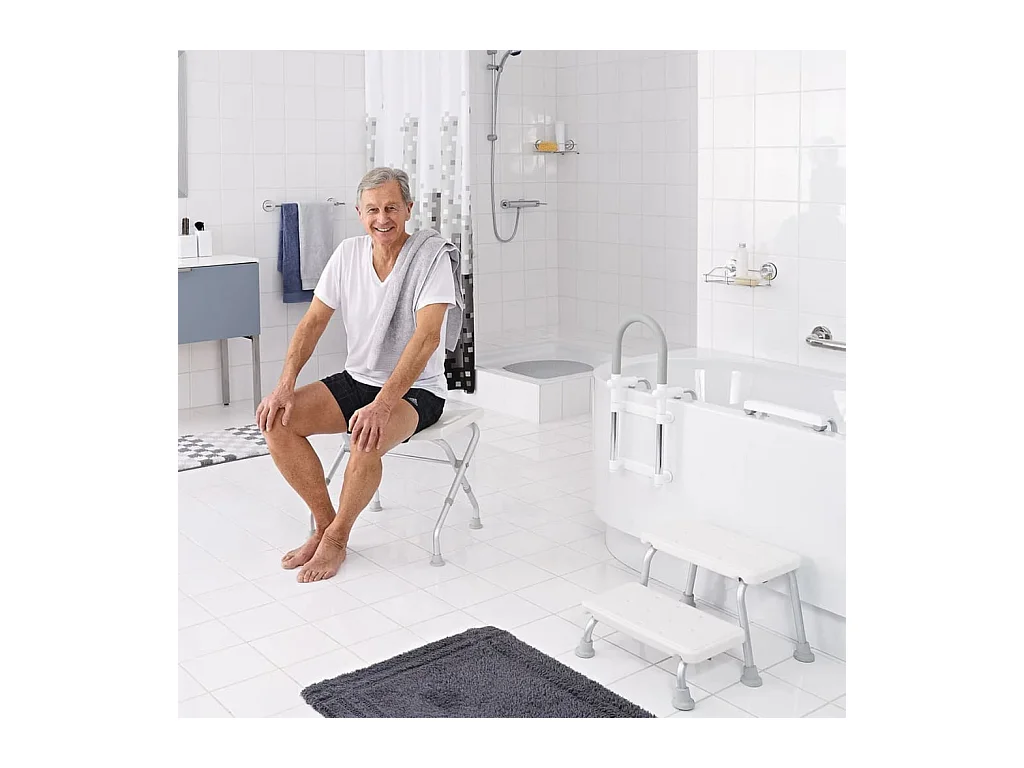 Sgabello da Bagno Pieghevole 110 kg Bianco A0050301