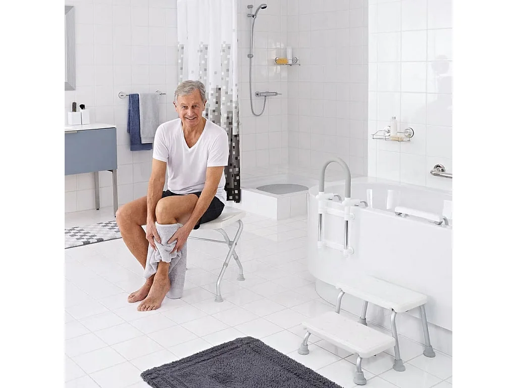 Sgabello da Bagno Pieghevole 110 kg Bianco A0050301