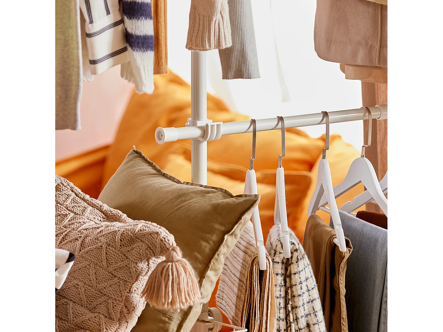 Garderoba teleskopowe z 3 drążki i 3 koszami FRG34-W