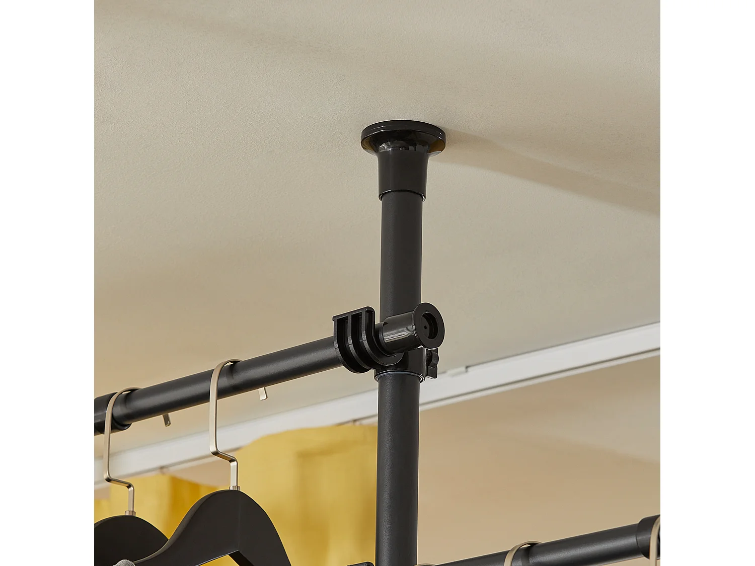 Télescopique Porte-Vêtements Système de Penderie Télescopique avec 4 Barres, KLS03-SCH