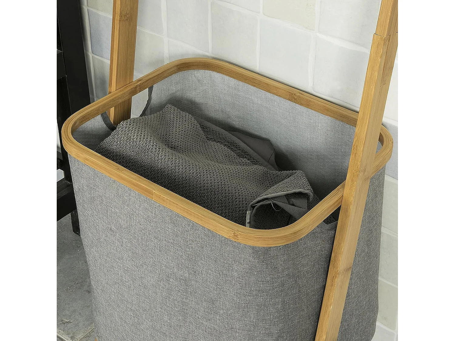 Échelle Porte-Serviettes Support avec 1 Panier à Linge Amovible et 3 Barres, FRG263-N