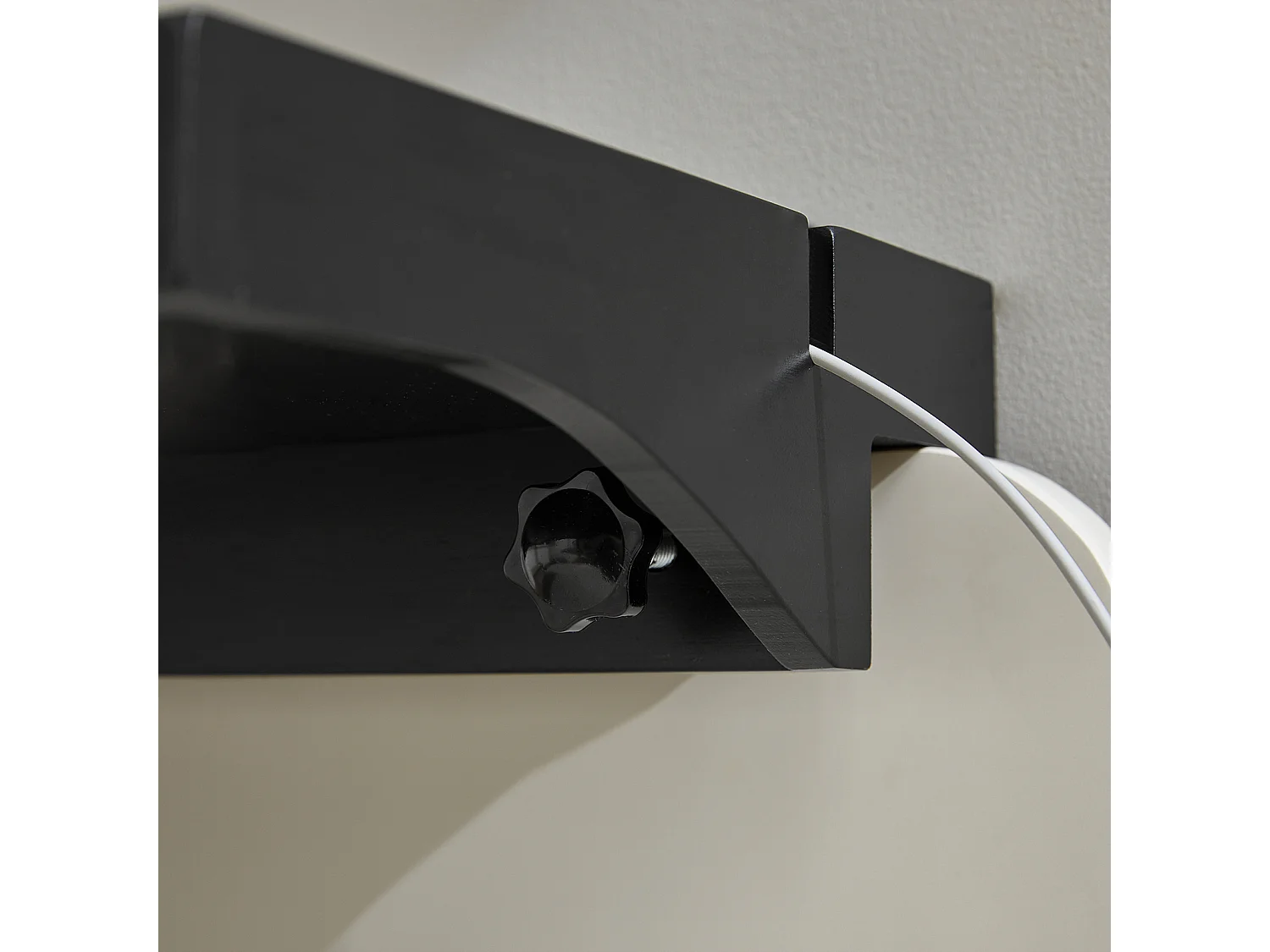 Estante de Noche de bambú Moderno Mesilla de Noche Flotante Ajustable para Habitaciones Pequeñas 36 x 8 x 25 cm Negro NKD01-SCH SoBuy ES