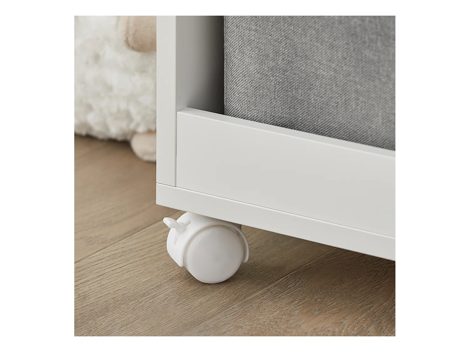 Półka na książki dla dzieci z kółkami i 2 koszami KMB53-W